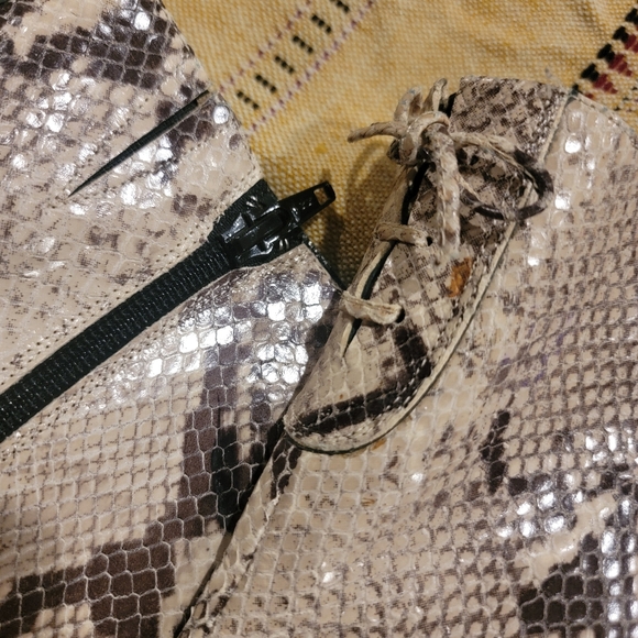 Charles David Snakeskin Short Stiletto Boots Made In Italy Sz 9 - Picture 6 of 16